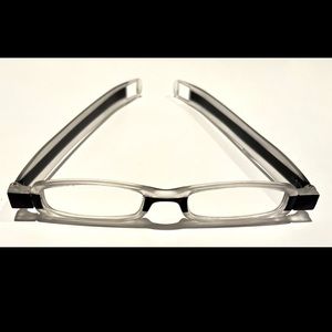 Foldable Reading Glasses - So Unique!